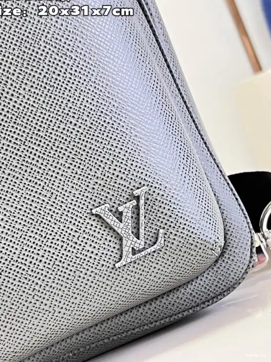 NM-31*20*7CM VUITTON Avenue LOUIS Slingbag 0706